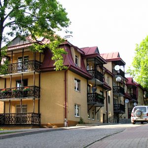 Widok na apartament Cynamon z ulicy Jana Wiktora.